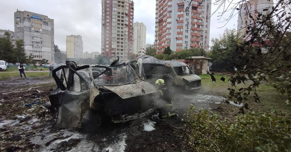 Нічний наліт на столицю: уламки дрона приземлилися на 25-поверхівку в Солом’янському районі - фото 1