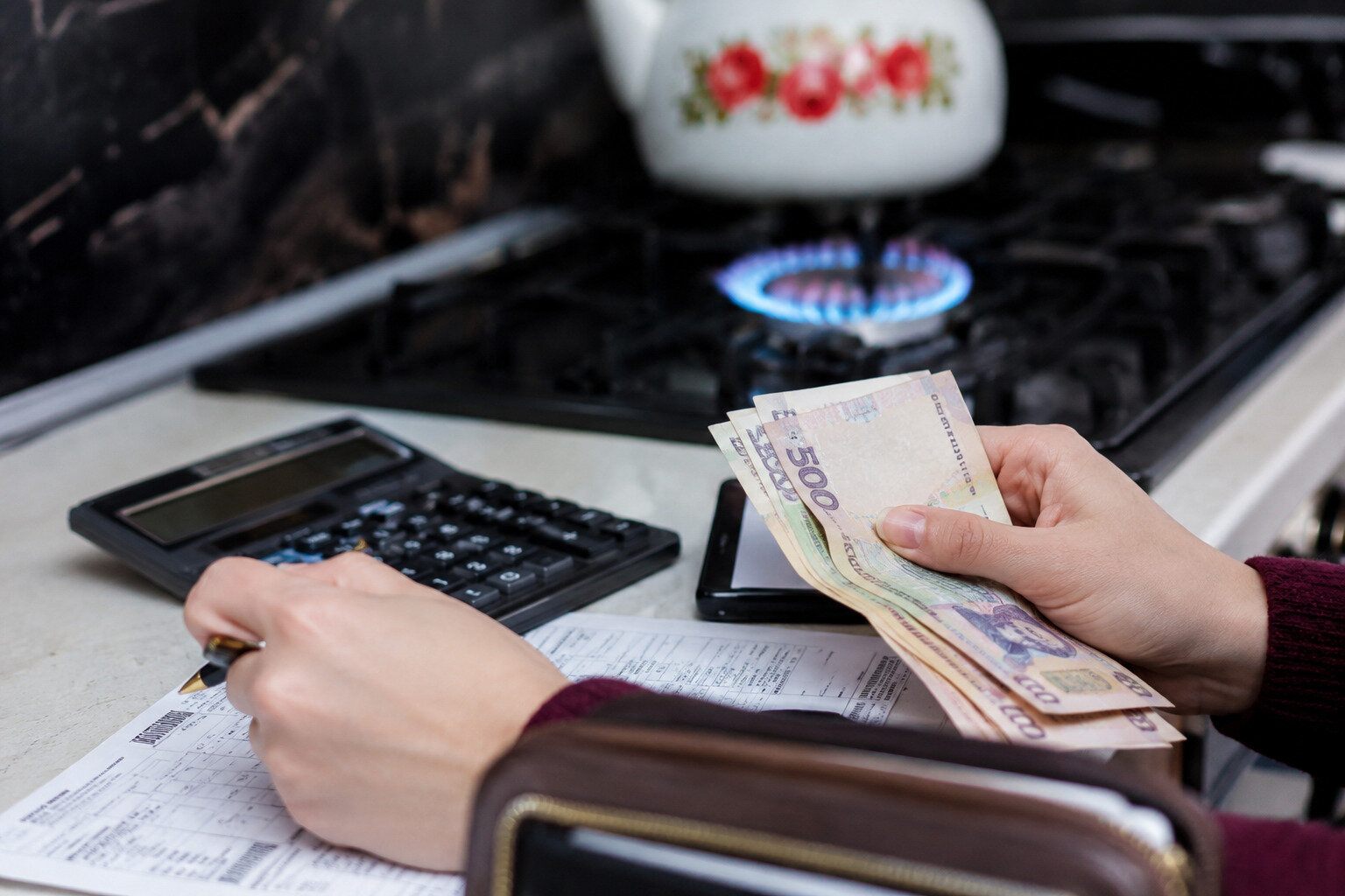 Тарифи на комуналку зростуть, але не зараз: Уряд готується до реформи енергоринку - фото 1