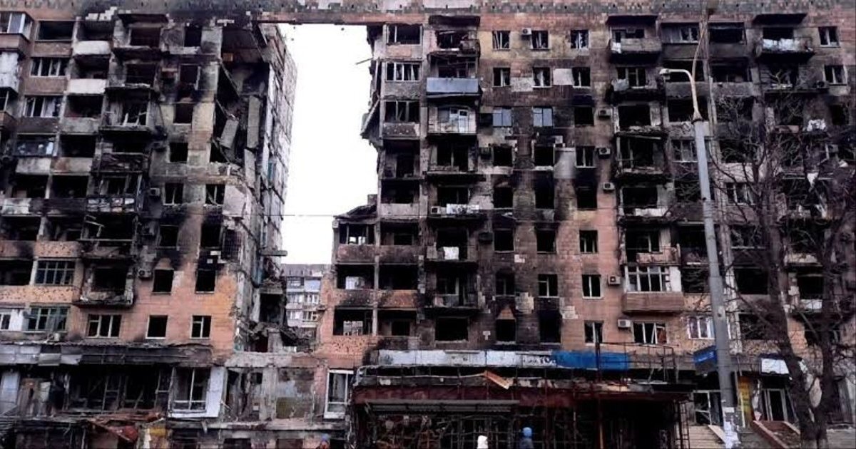 Свято грабунку: окупанти офіційно дозволили своїм військовим жити в украдених квартирах маріупольців - фото 1