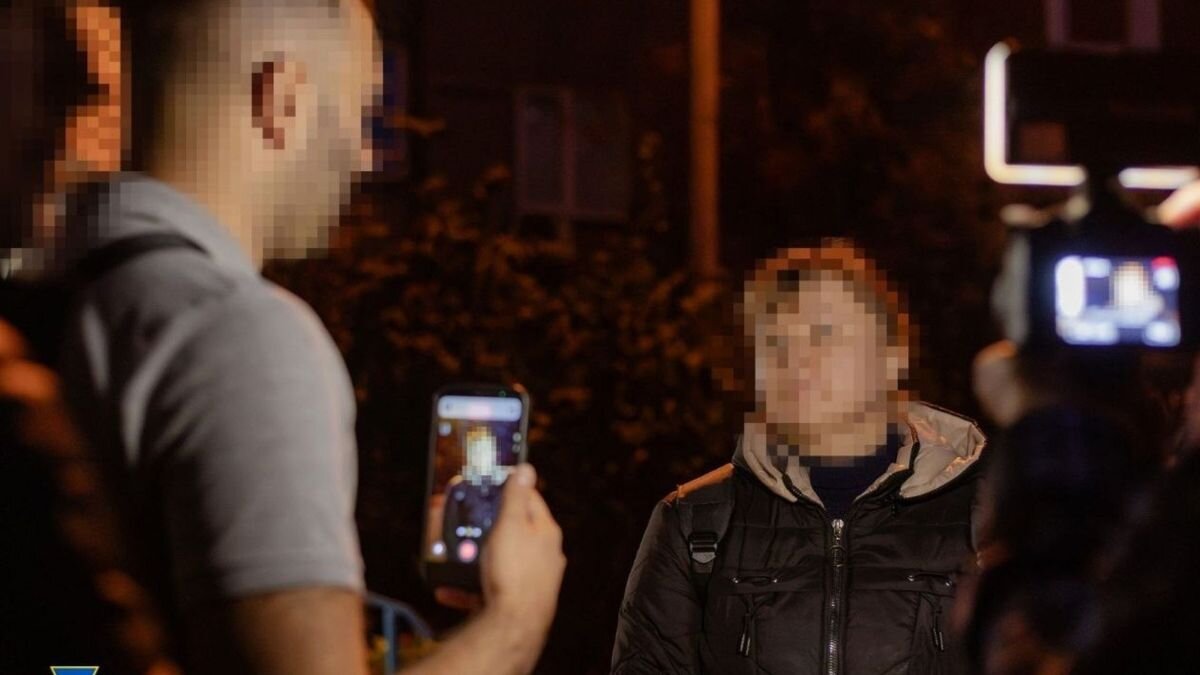 Вчена ступінь від тюрми не вбереже: у Києві доцентка вишу зняла ППО з маршрутки та злила в мережу - фото 1