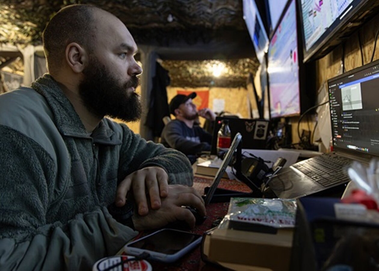 Швидкісний ліміт на війну: що коїться зі Starlink та чим відповіли українські дрони в тилу РФ - фото 1