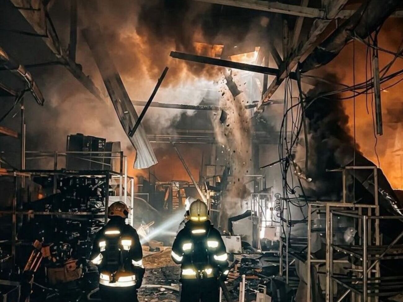 Швидкість проти ППО: росіяни випустили по Україні понад 120 дронів і ракету Х-59 - фото 1