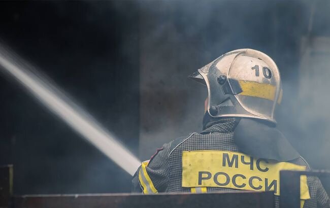 У Тольятті спалахнув нафтохімічний завод: росіяни оголосили термінову евакуацію - фото 1