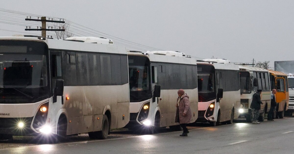 «Невдовзі будемо вдома»: жителів окупованих Олешків повертають в Україну транзитом через Білорусь - фото 1