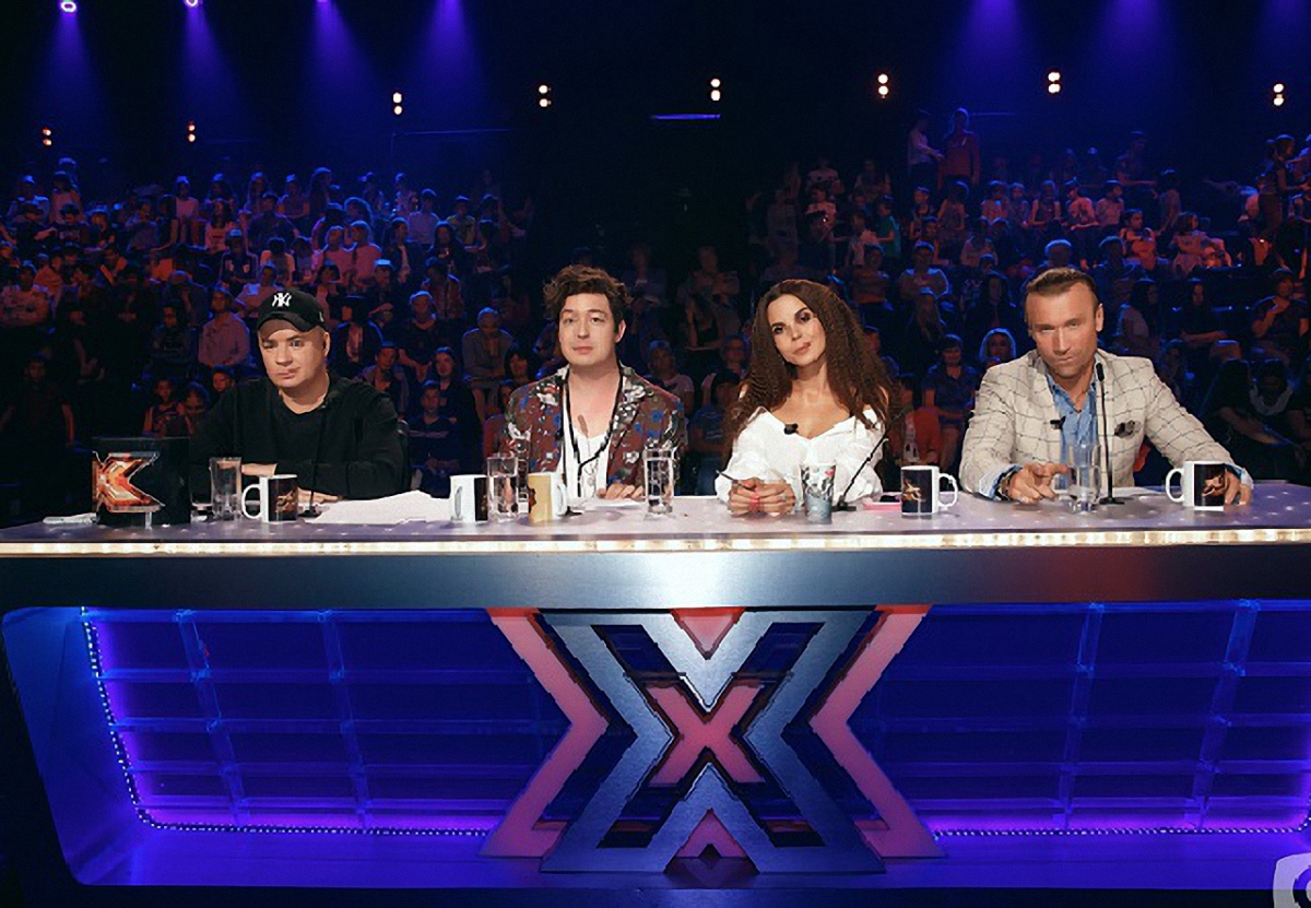 Давай на х факторе. Х фактор узбекистан 8 сони. Участник x фактор булочкин. Икс фактор жюри. Х фактор узбекистан.