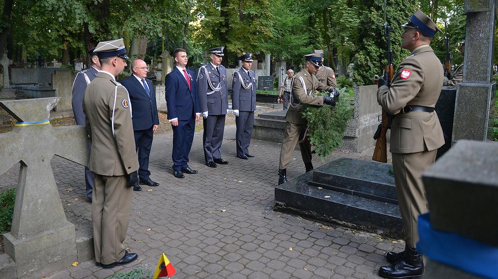 В польском Минобороны почтили память погибших в 1918-1919 гг. воинов УНР - 8762 В польском Минобороны почтили память погибших в 1918-1919 гг. воинов УНР - фото 8762