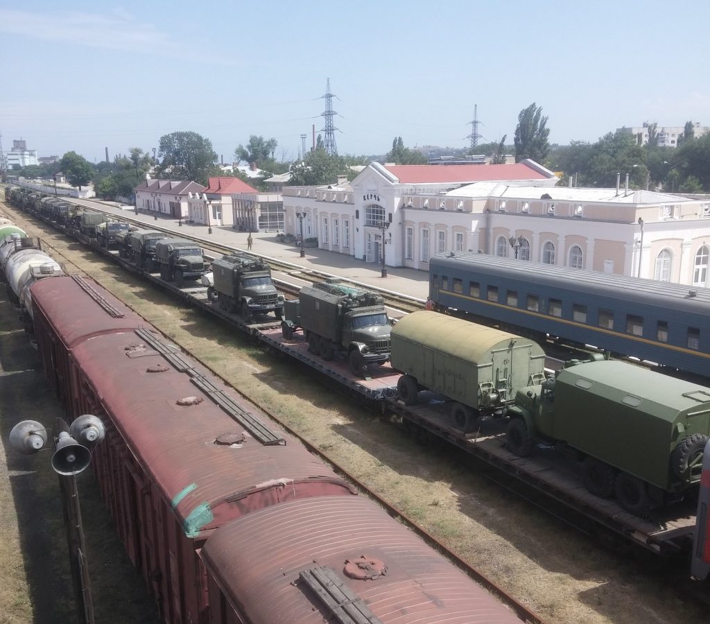 Милитаризация: Россия завезла в Крым колонны военной техники - 7743 Милитаризация: Россия завезла в Крым колонны военной техники - фото 7743