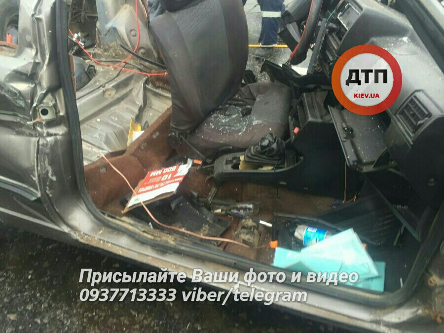 Тройное ДТП в Киеве - потерпевших в тяжелом состоянии госпитализировали - 14309 Тройное ДТП в Киеве - потерпевших в тяжелом состоянии госпитализировали - фото 14309