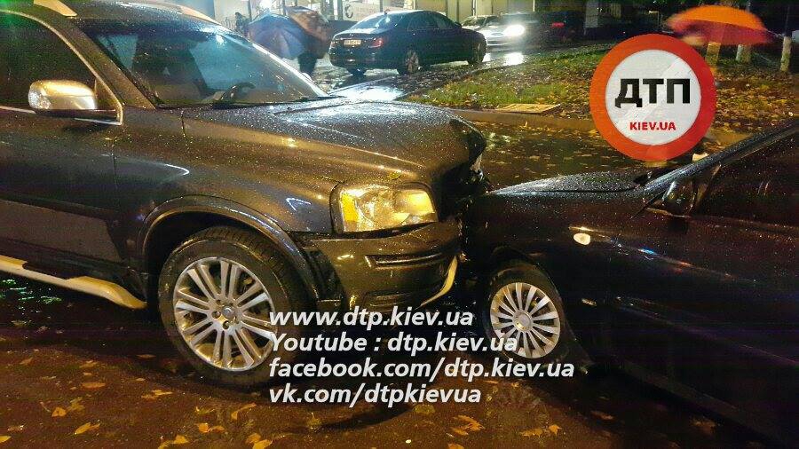 В Киеве ДТП с участием 6 автомобилей - пострадало трое человек - 16446 В Киеве ДТП с участием 6 автомобилей - пострадало трое человек - фото 16446
