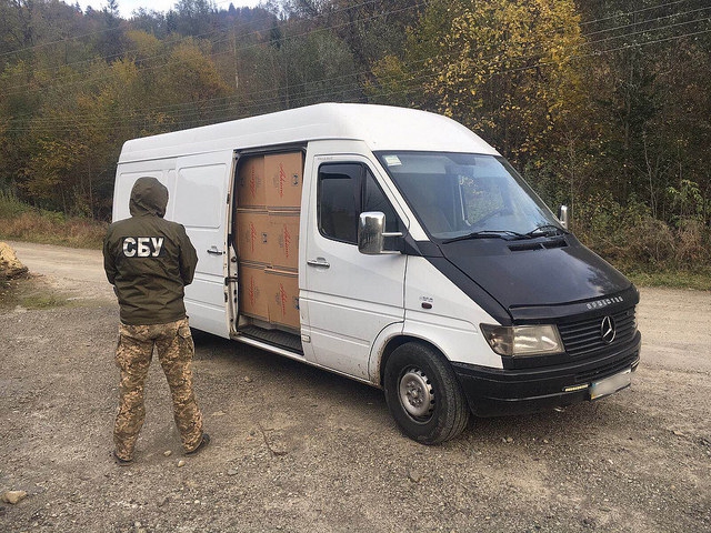 В Черновицкой области предотвратили попытку масштабной контрабанды сигарет - 18313 В Черновицкой области предотвратили попытку масштабной контрабанды сигарет - фото 18313