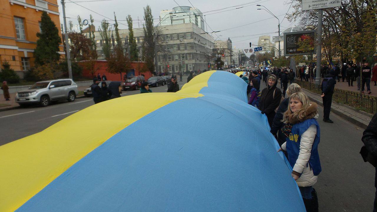 Начался марш Славы Героев от парка Шевченко в сторону Крещатика и Михайловской площади - 17218 Начался марш Славы Героев от парка Шевченко в сторону Крещатика и Михайловской площади - фото 17218