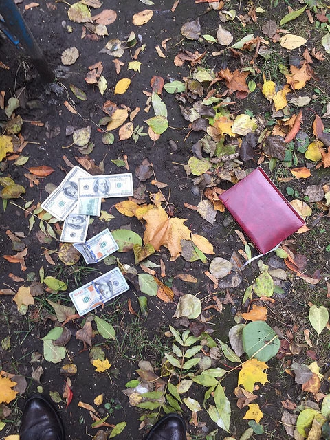 СБУ разоблачила во взяточничестве трех полицейских Ивано-Франковска - 18080 СБУ разоблачила во взяточничестве трех полицейских Ивано-Франковска - фото 18080