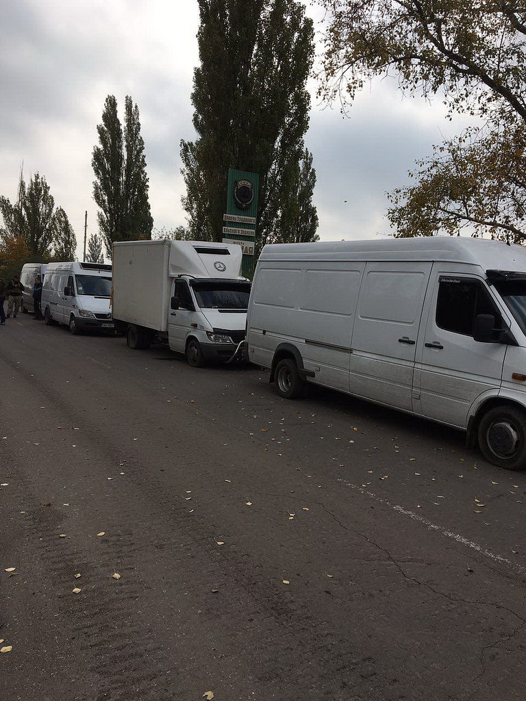 СБУ задержала контрабанду мяса и конфет, предназначенных главарям