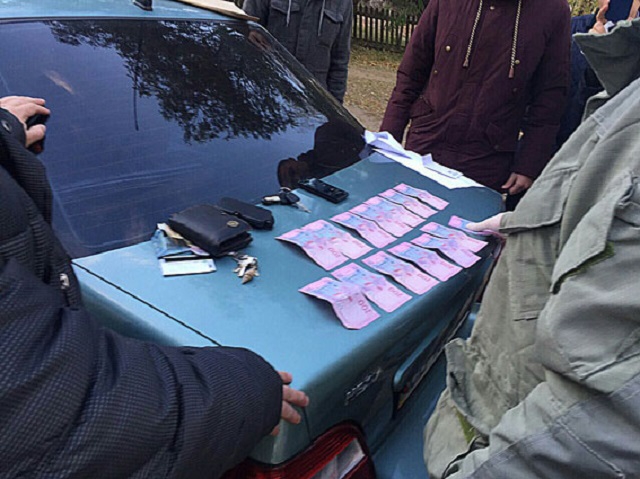 Руководитель налоговой в Чернигове погорел на получении взятки - 17674 Руководитель налоговой в Чернигове погорел на получении взятки - фото 17674