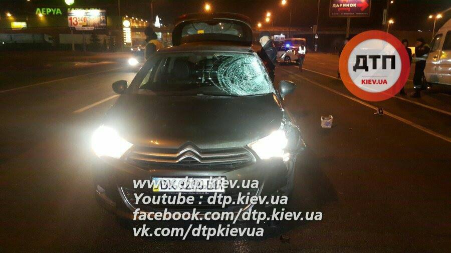 Смертельное ДТП в Киеве: Ситроен сбил пешехода-нарушителя - 22592 Смертельное ДТП в Киеве: Ситроен сбил пешехода-нарушителя - фото 22592