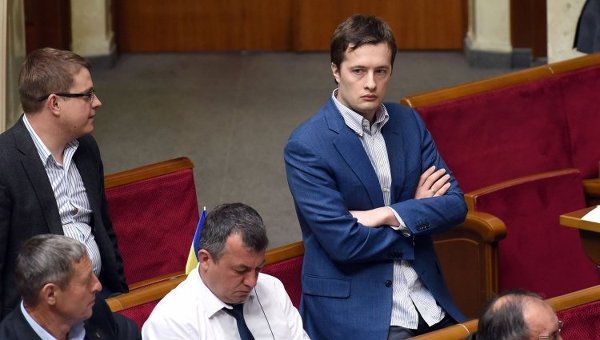 Алексей Порошенко стоически переносит свою избранность - 22393 Алексей Порошенко стоически переносит свою избранность - фото 22393