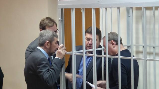 Адвокаты Ефремова требуют замены прокурора и против клетки - 22700 Адвокаты Ефремова требуют замены прокурора и против клетки - фото 22700