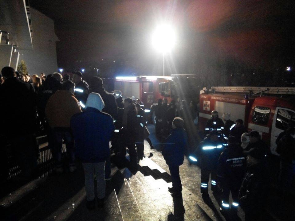 Во Львове в масштабном пожаре в ТЦ пострадало 38 человек - 23619 Во Львове в масштабном пожаре в ТЦ пострадало 38 человек - фото 23619