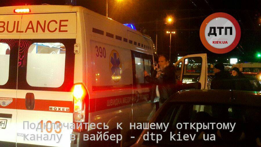 Возле Дворца спорта в Киеве случилась кровавая перестрелка - двое человек ранено - 28574 Возле Дворца спорта в Киеве случилась кровавая перестрелка - двое человек ранено - фото 28574