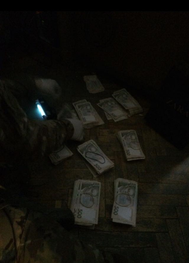 В Одессе один из замначальников Южного военного округа пался на взятке 350 тыс гривен - 28541 В Одессе один из замначальников Южного военного округа пался на взятке 350 тыс гривен - фото 28541