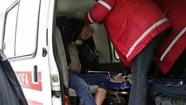 В Николаеве "Деды Морозы" побили депутата Барну - 26461 В Николаеве "Деды Морозы" побили депутата Барну - фото 26461