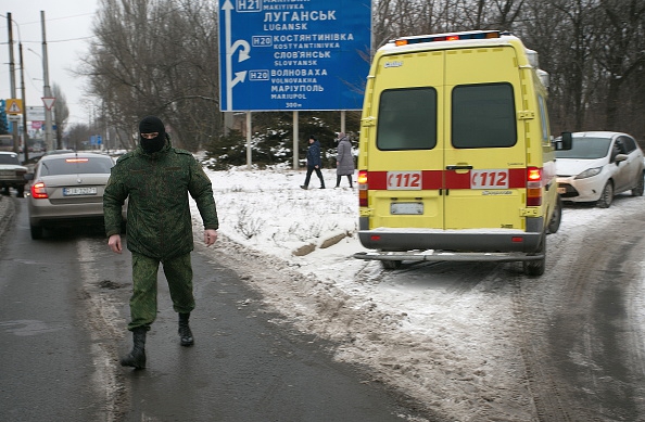 Боевики передали двоих пленных между Макеевкой и Донецком - 28045 Боевики передали двоих пленных между Макеевкой и Донецком - фото 28045