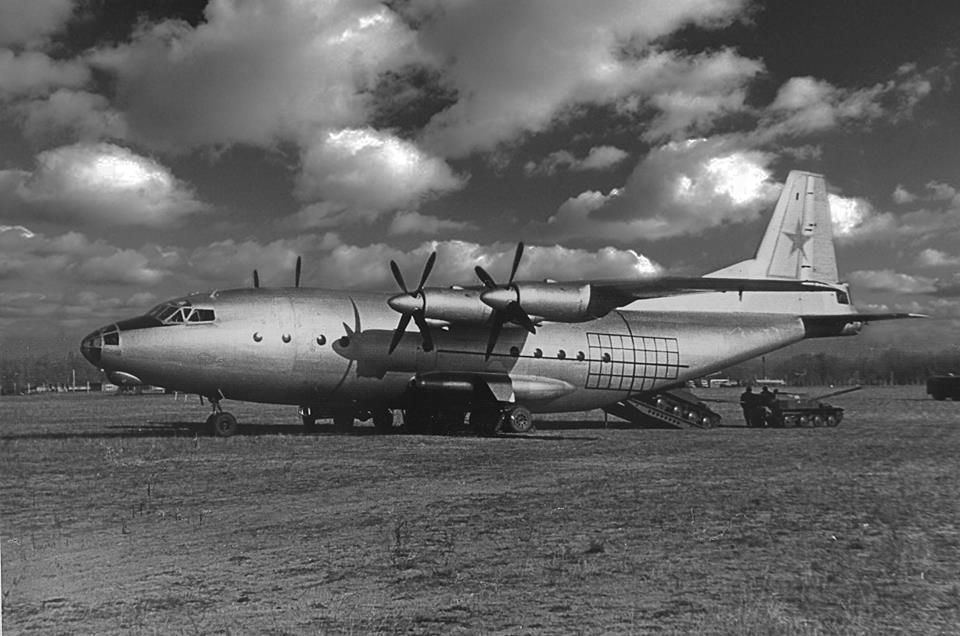 22 года назад свой первый полет выполнил украинский самолет Ан-70 - 26633 22 года назад свой первый полет выполнил украинский самолет Ан-70 - фото 26633