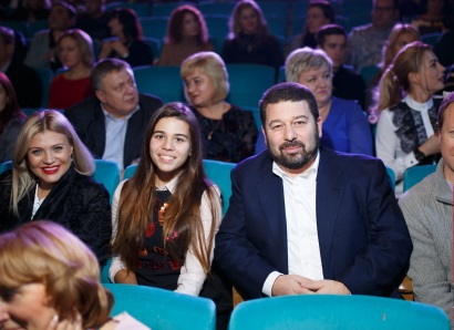 Смена тренда: Квартал 95 заменил Тимошенко на Савченко, а Авакова одели в шубу - 25983 Смена тренда: Квартал 95 заменил Тимошенко на Савченко, а Авакова одели в шубу - фото 25983