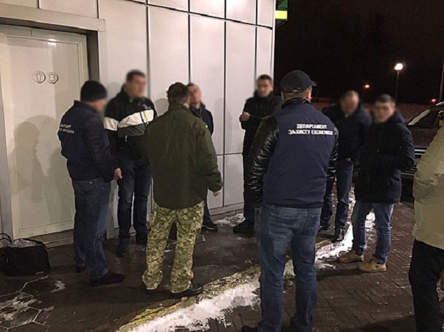 Во львовской области на крупной взятке разоблачен инспектор погранотряда - 25214 Во львовской области на крупной взятке разоблачен инспектор погранотряда - фото 25214