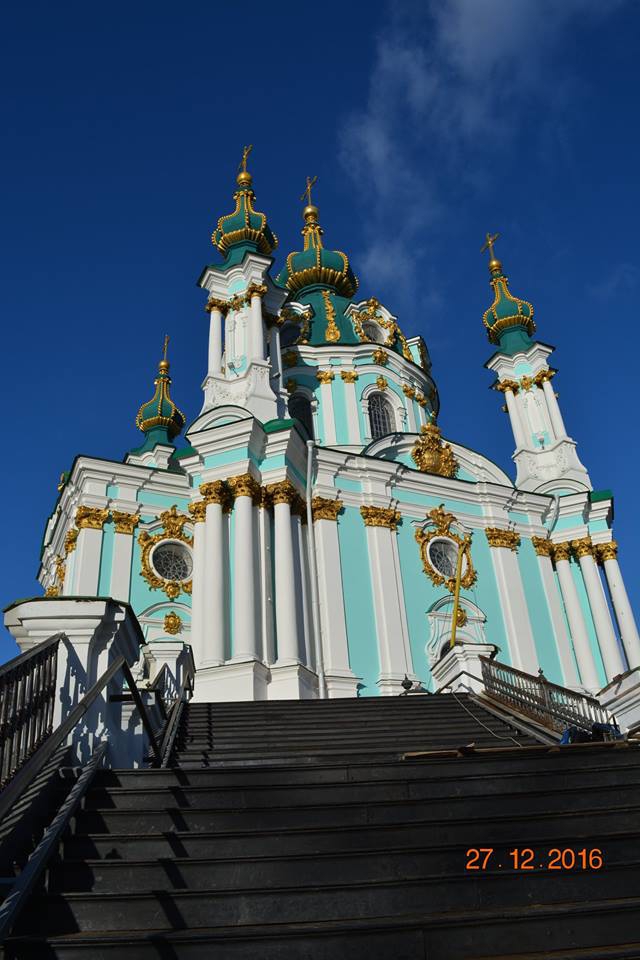 В Киеве завершили монтаж лестницы к Андреевской церкви - 28076 В Киеве завершили монтаж лестницы к Андреевской церкви - фото 28076