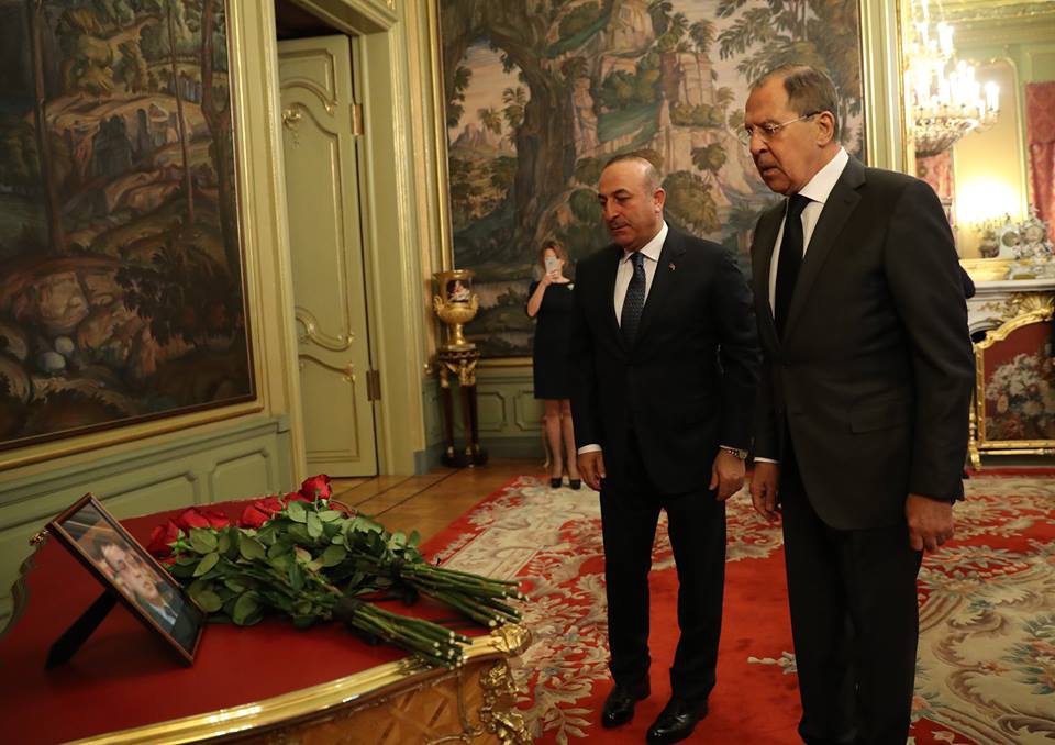 Лавров, недавно цинично говоривший о сирийцах, ныне изображает скорбь - 27118 Лавров, недавно цинично говоривший о сирийцах, ныне изображает скорбь - фото 27118