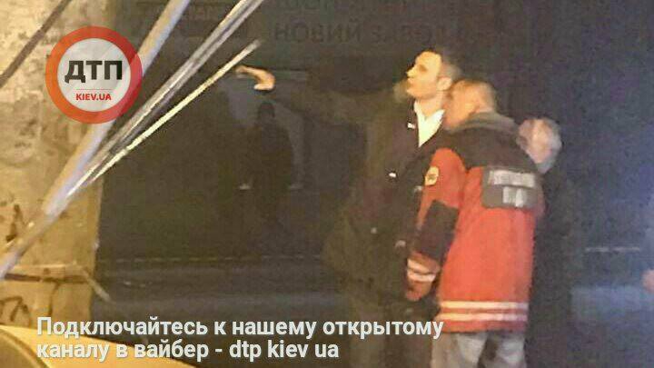 В Киеве частично обрушился Шулявский мост - 36242 В Киеве частично обрушился Шулявский мост - фото 36242