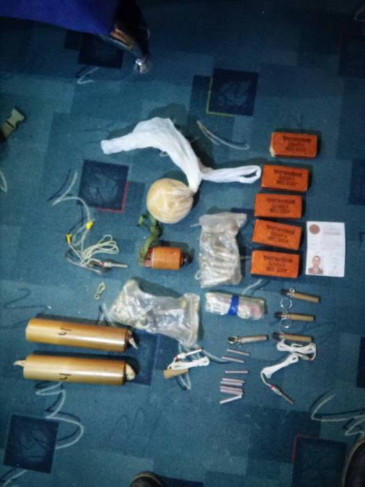 В Кропивницком СБУ изъяла у военного взрывчатку, привезенную из АТО
- 33360 В Кропивницком СБУ изъяла у военного взрывчатку, привезенную из АТО
- фото 33360