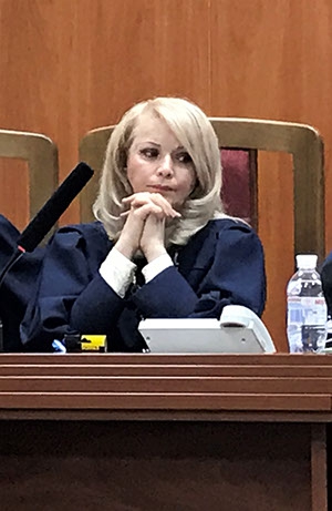 Син судді, яка подалася до Верховного Суду, став мільйонером у 23 роки - 36317 Син судді, яка подалася до Верховного Суду, став мільйонером у 23 роки - фото 36317