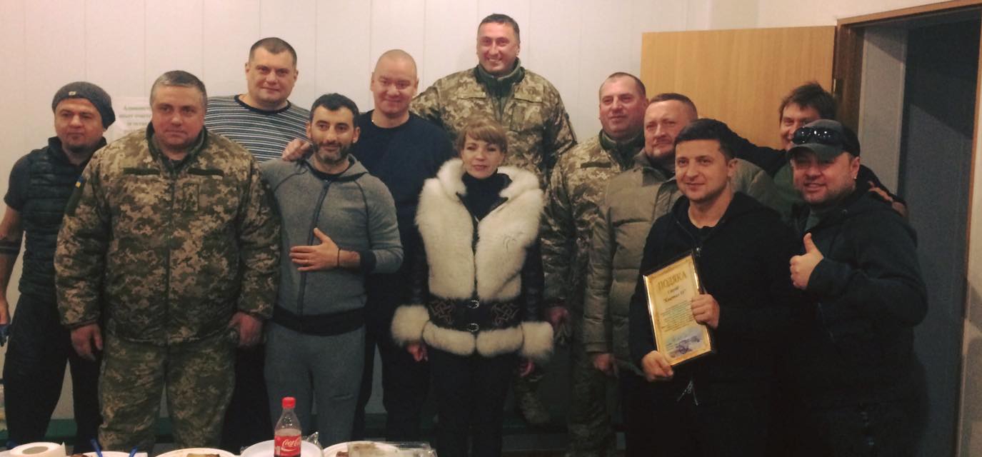 В прифронтовом Северодонецке прошел благотворительный концерт "Студии Квартал 95" - 34943 В прифронтовом Северодонецке прошел благотворительный концерт "Студии Квартал 95" - фото 34943