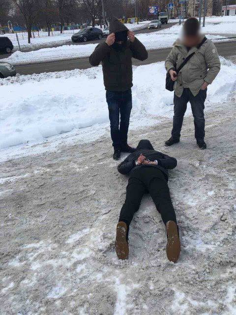 Инспектор Гоструда задержан при получении 112 тысяч гривен взятки - 34471 Инспектор Гоструда задержан при получении 112 тысяч гривен взятки - фото 34471