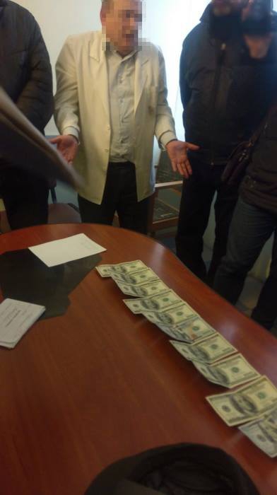Во Львове СБУ задержала на взятке врача Академии сухопутных войск - 35849 Во Львове СБУ задержала на взятке врача Академии сухопутных войск - фото 35849