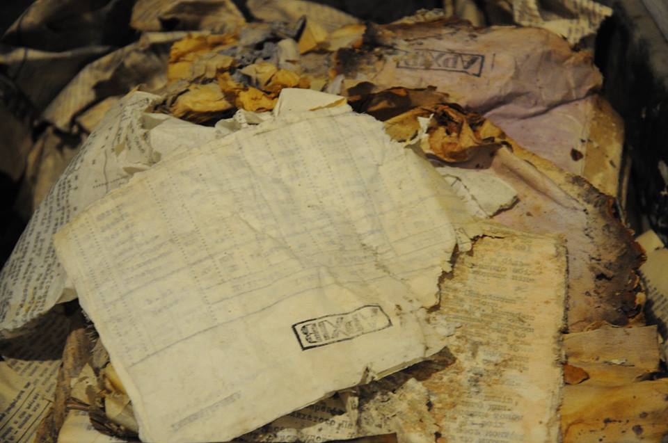 Сотрудники СБУ случайно нашли тайник с документами ОУН - 34228 Сотрудники СБУ случайно нашли тайник с документами ОУН - фото 34228