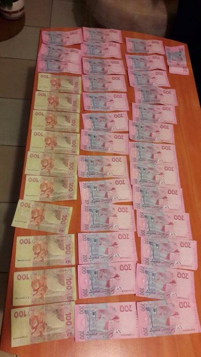 В Запорожской области СБУ задержала полицейского-взяточника - 35138 В Запорожской области СБУ задержала полицейского-взяточника - фото 35138