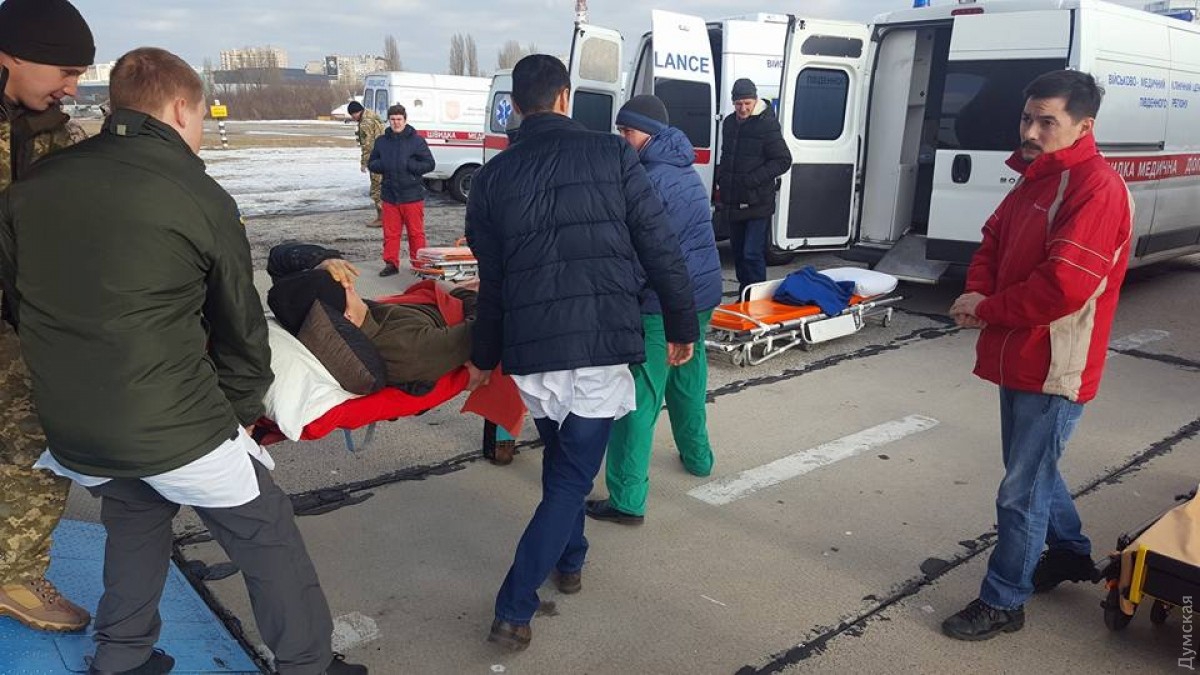 В Одессу доставили 13 солдат, раненых в боях за Авдеевку
- 32519 В Одессу доставили 13 солдат, раненых в боях за Авдеевку
- фото 32519