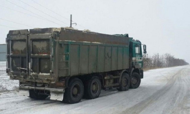 В Запорожской области иномарка столкнулась с грузовиком, двое человек ранено, один погиб - 34004 В Запорожской области иномарка столкнулась с грузовиком, двое человек ранено, один погиб - фото 34004