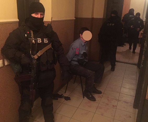 Во Львове разоблачили ОПГ из числа полицейских - 36205 Во Львове разоблачили ОПГ из числа полицейских - фото 36205