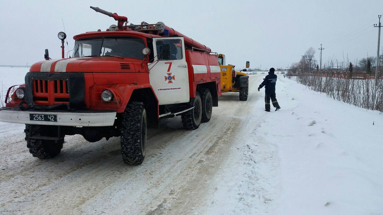 За неделю из снежного плена ГСЧС освободила более 4 тысяч транспортных средств - 33877 За неделю из снежного плена ГСЧС освободила более 4 тысяч транспортных средств - фото 33877