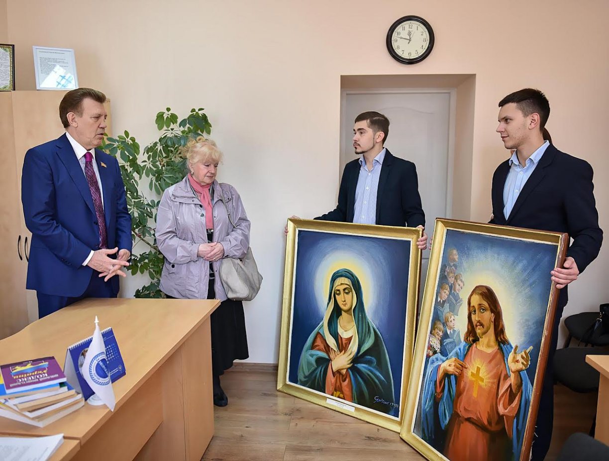 Обычный день в офисе Сергея Кивалова - 40585 Обычный день в офисе Сергея Кивалова - фото 40585
