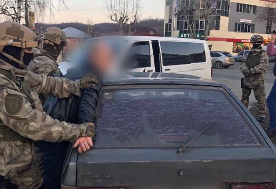 Под Киевом госисполнителя поймали на взятке $6,6 тыс - 37372 Под Киевом госисполнителя поймали на взятке $6,6 тыс - фото 37372