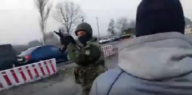 Силовики открыли огонь по активистам на Донбассе - 38438 Силовики открыли огонь по активистам на Донбассе - фото 38438