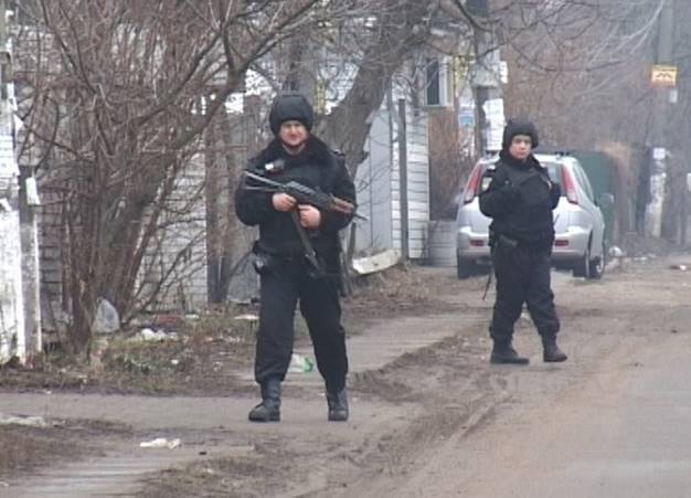 Полиция со стрельбой остановила вооруженного угонщика маршрутки - 36620 Полиция со стрельбой остановила вооруженного угонщика маршрутки - фото 36620