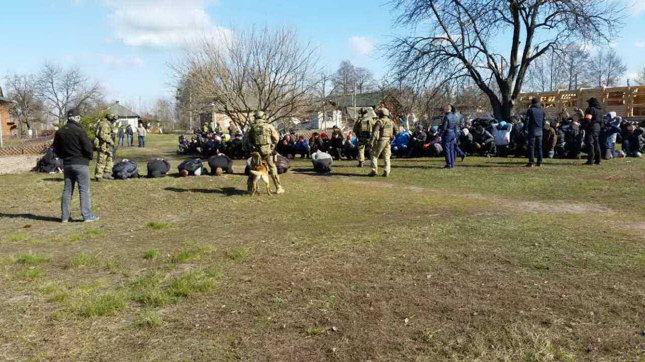 Под Черниговом преступники держали в плену около 200 наркоманов - 40495 Под Черниговом преступники держали в плену около 200 наркоманов - фото 40495