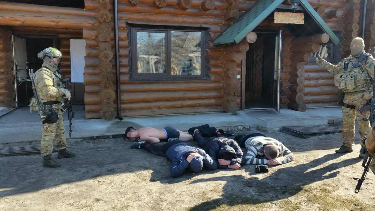 Под Черниговом преступники держали в плену около 200 наркоманов - 40497 Под Черниговом преступники держали в плену около 200 наркоманов - фото 40497