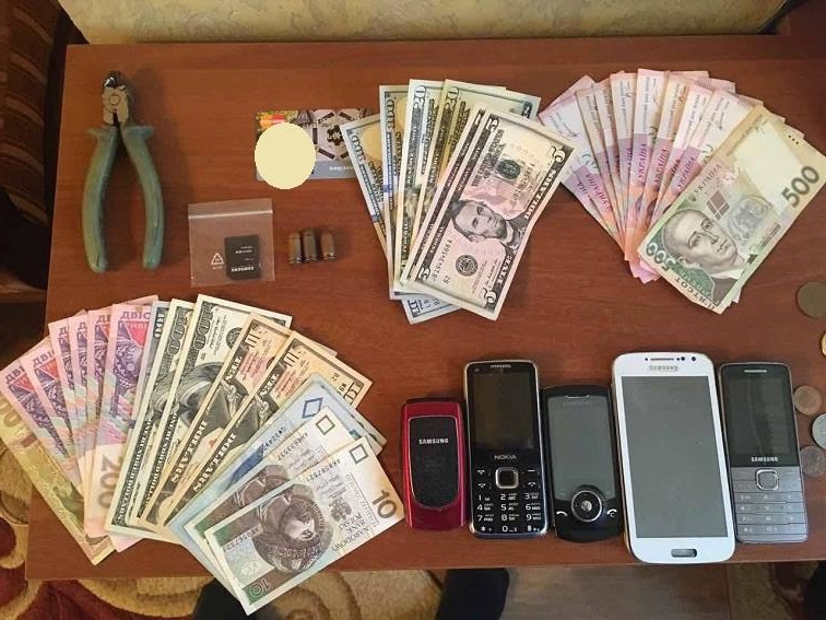 В Киеве разоблачили ОПГ из действующих и бывших полицейских - 36467 В Киеве разоблачили ОПГ из действующих и бывших полицейских - фото 36467